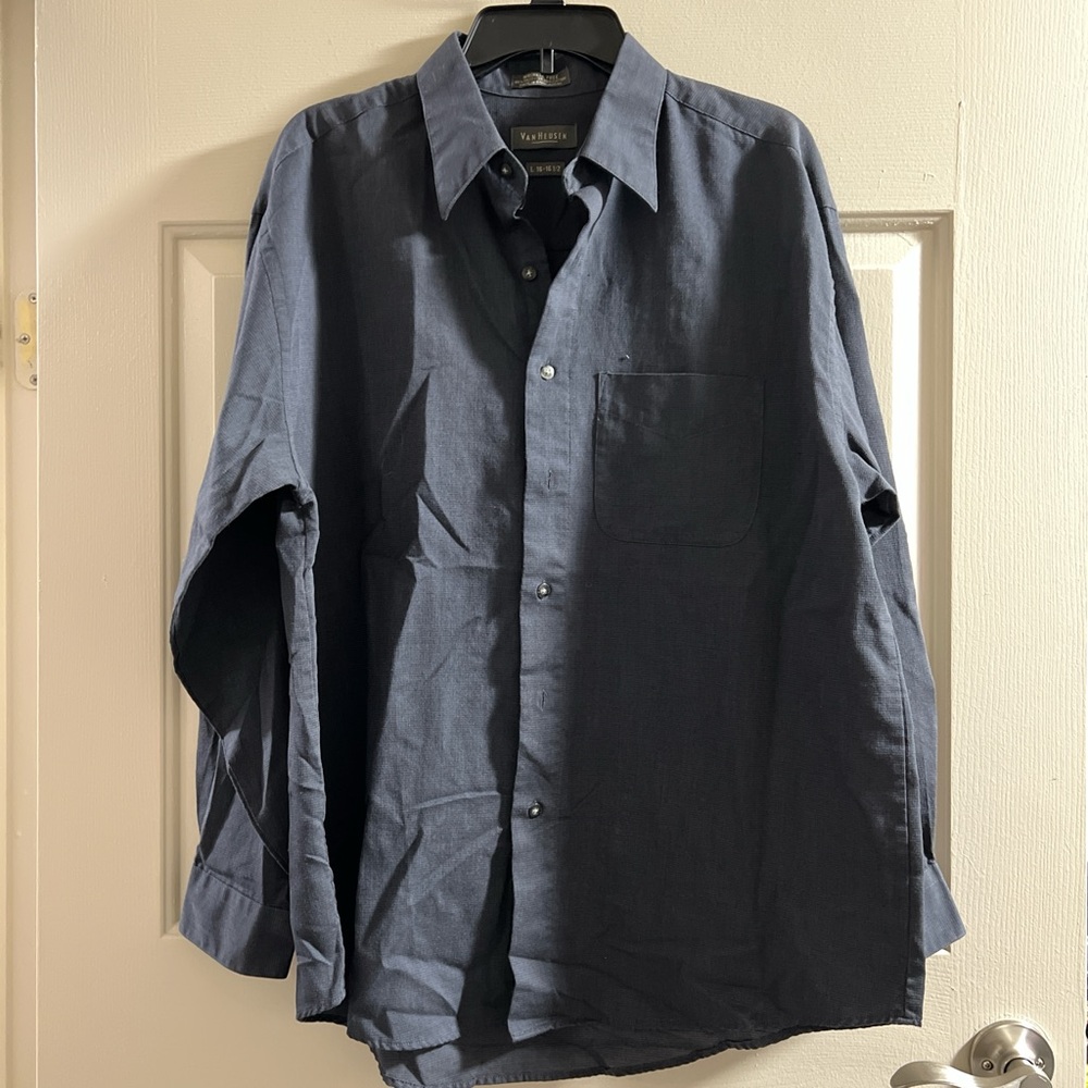 Van Heusen Charcoal Button-Up Shirt